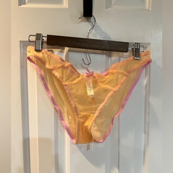 DEJA Day Bra and Panty Set - Picture 5 of 6